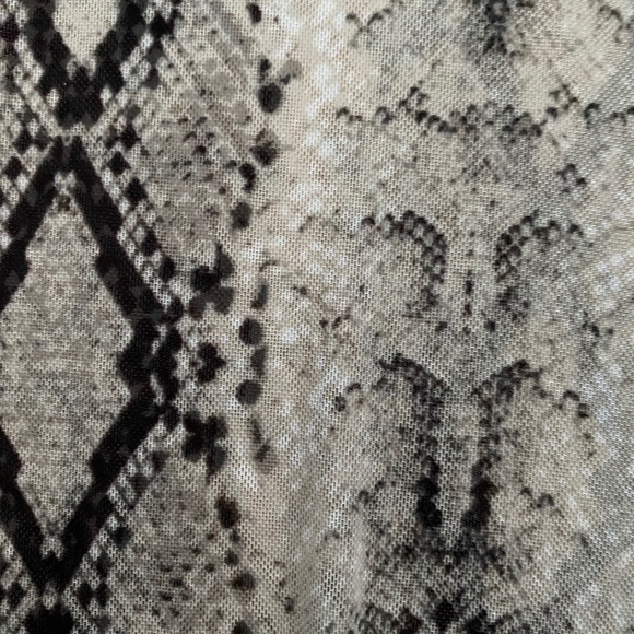 Snake print mesh t-shirt - Picture 2 of 4